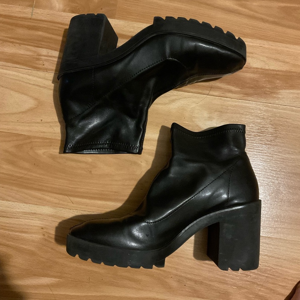 Zara Black Leather Ankle Boots